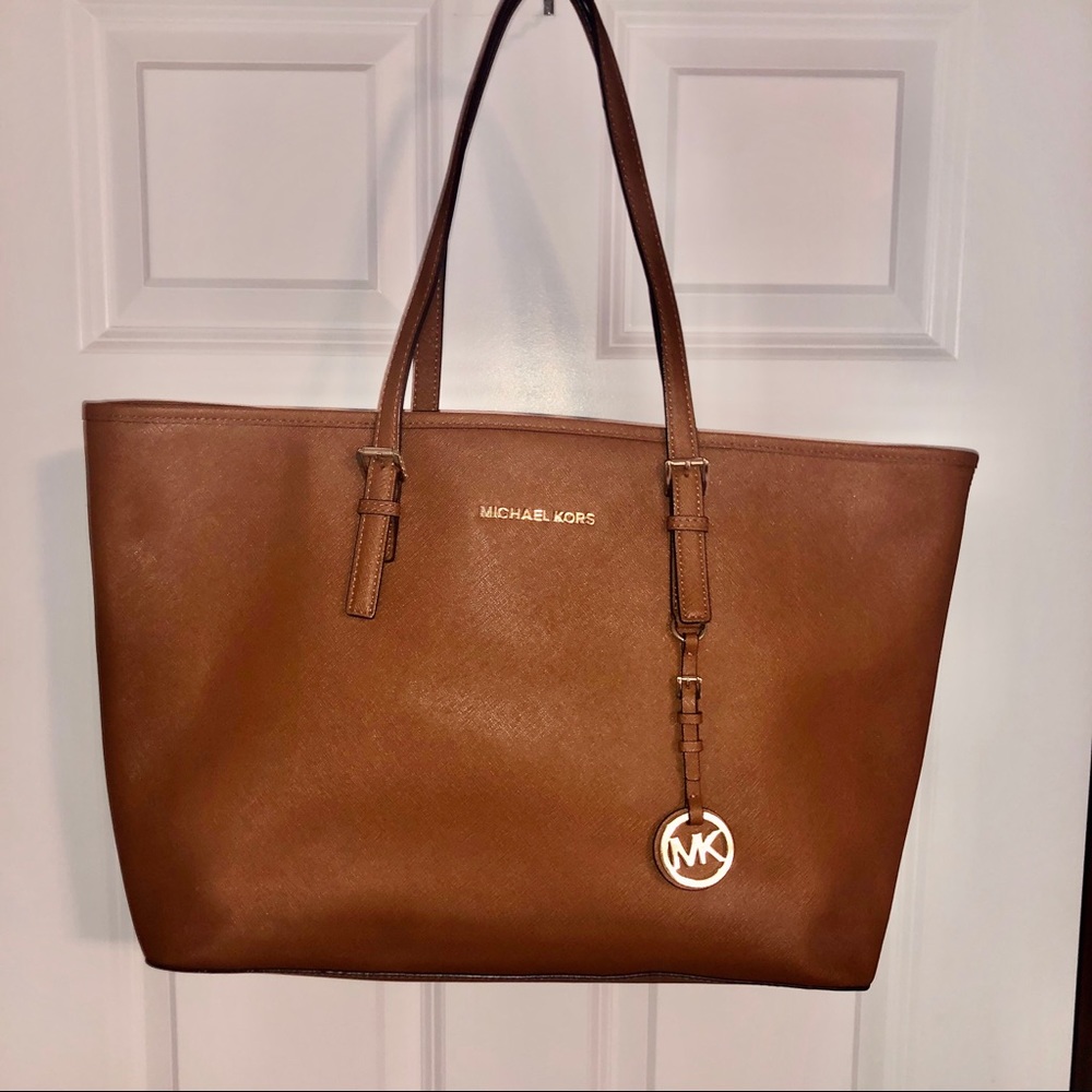 Michael Kors Jet Set Medium Tote